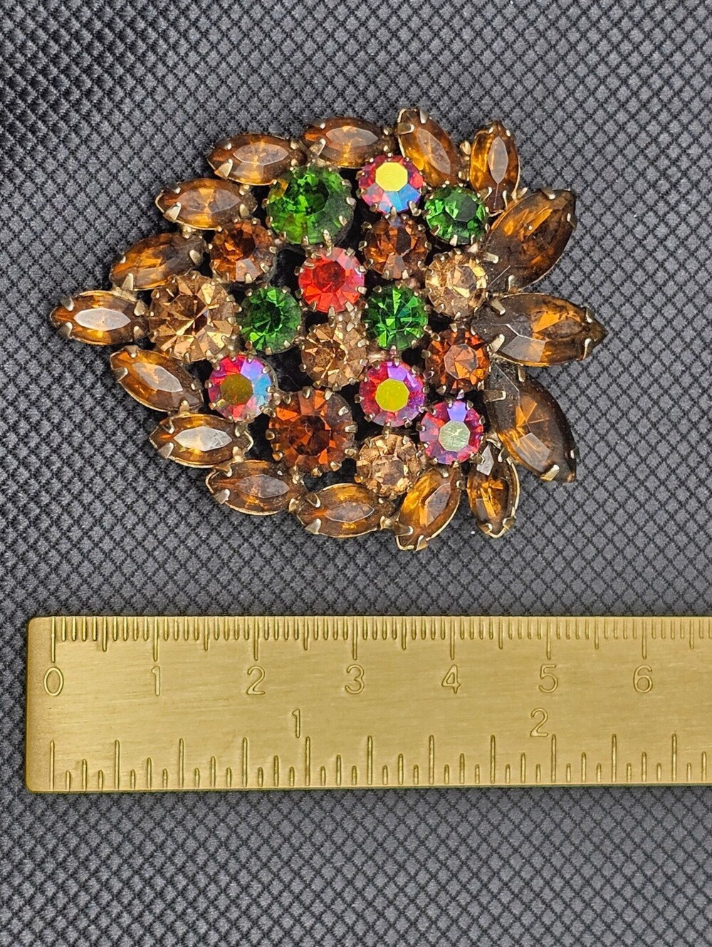 Multicolor Rhinestone Strawberry Brooch - Picture 4 of 4